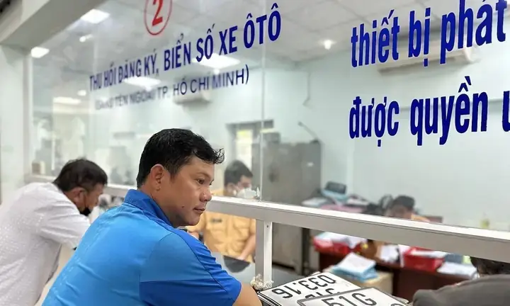 Lệ Phí Đăng Ký Xe Máy Tại Tp.hcm 2024: Bảng Giá Chi Tiết & Quy Trình Toàn Tập