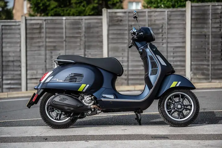 Vespa Gts 300 Super Tech: Đánh Giá Chi Tiết Xe Số Công Nghệ Cho Đô Thị Hiện Đại