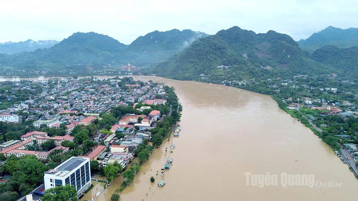 Hình 1: Ảnh radar thời tiết tỉnh Tuyên Quang (Nguồn: Trung tâm Mạng lưới KTTV Quốc gia, http://hymetnet.gov.vn)