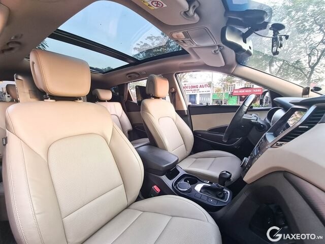 gia-xe-hyundai-santafe-cu-2017-2018