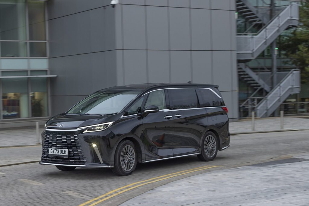 Giá lăn bánh Lexus LM 500h 2026
