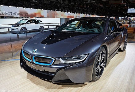 BMW i8 sẽ đến tay người dùng đầu năm sau