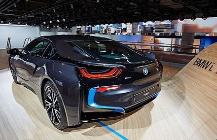 BMW i8 sẽ đến tay người dùng đầu năm sau
