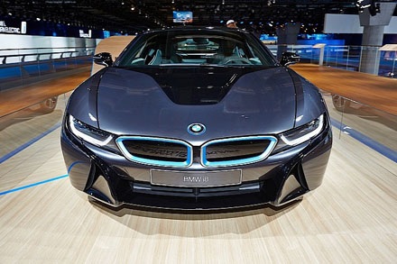 BMW i8 sẽ đến tay người dùng đầu năm sau