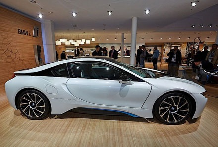 BMW i8 sẽ đến tay người dùng đầu năm sau