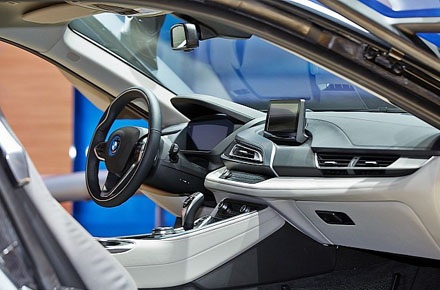BMW i8 sẽ đến tay người dùng đầu năm sau