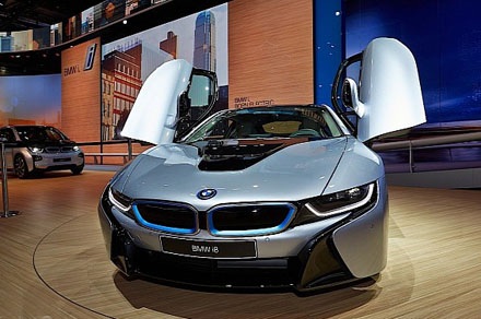 BMW i8 sẽ đến tay người dùng đầu năm sau