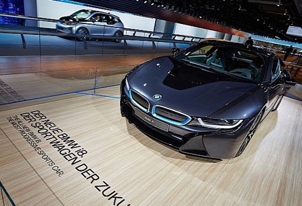 BMW i8 sẽ đến tay người dùng đầu năm sau