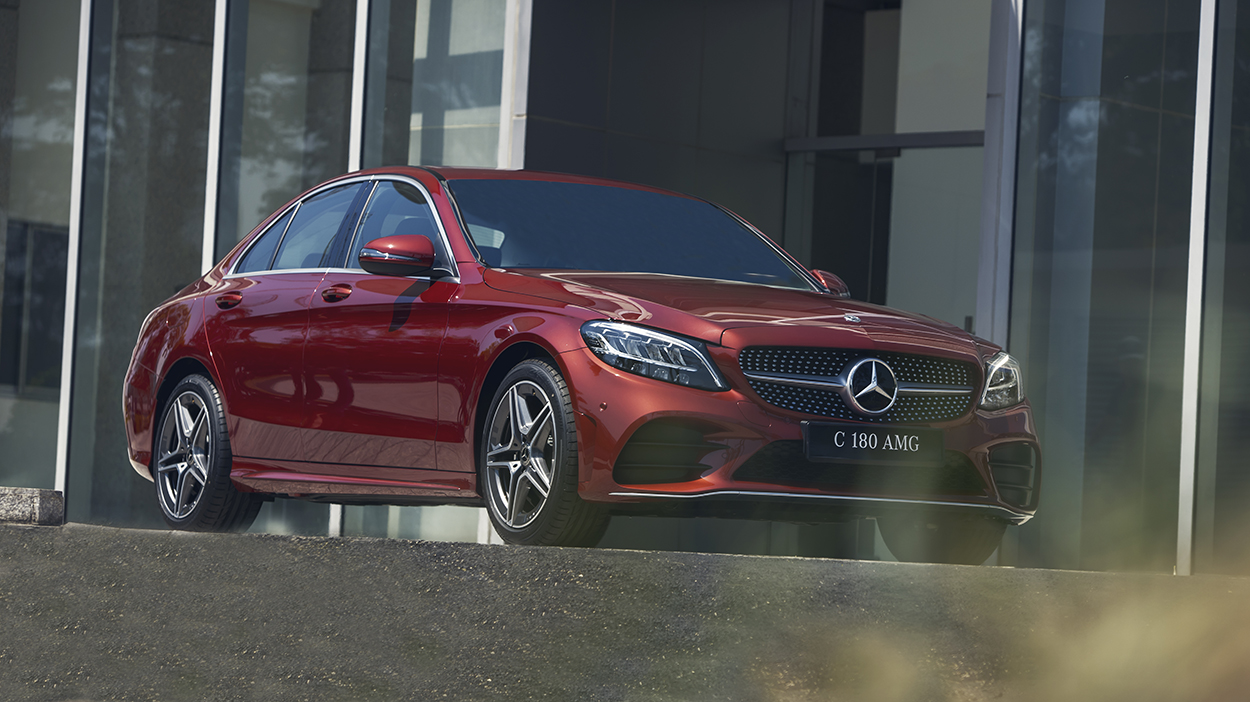 Mercedes-Benz C180 AMG mới tại Việt Nam có giá 1,499 tỷ đồng c-180-amg-0009.jpg