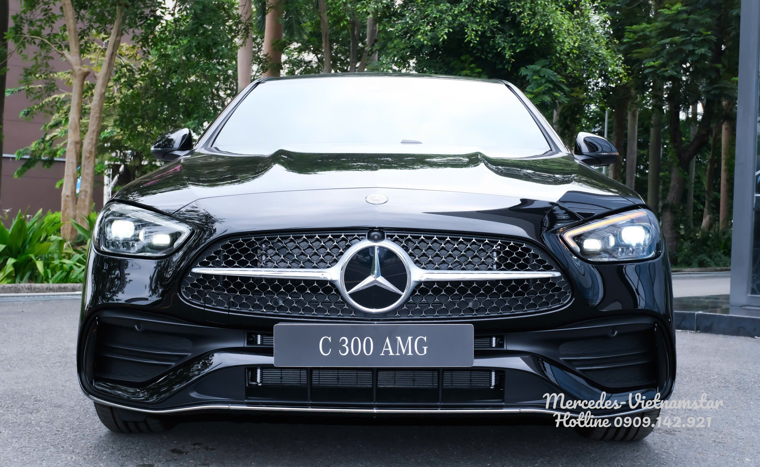 Hình ảnh thực tế Mercedes C300 AMG màu Đen