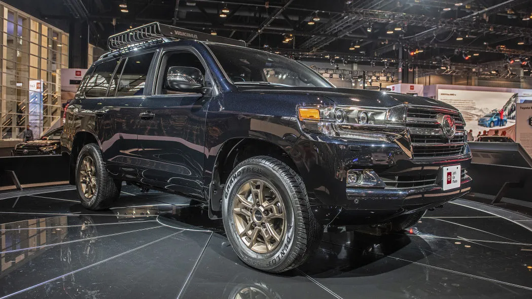 gia-xe-2020-toyota-land-cruiser-heritage-edition-xetot-com