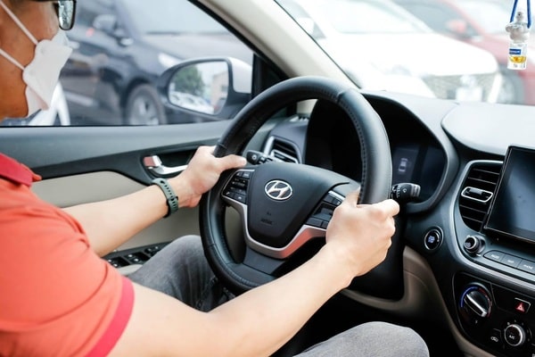 Thao tác từng bước để xe số tự động được khởi hành an toàn