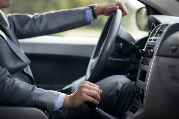 Một số kinh nghiệm lái xe ô tô số sàn
