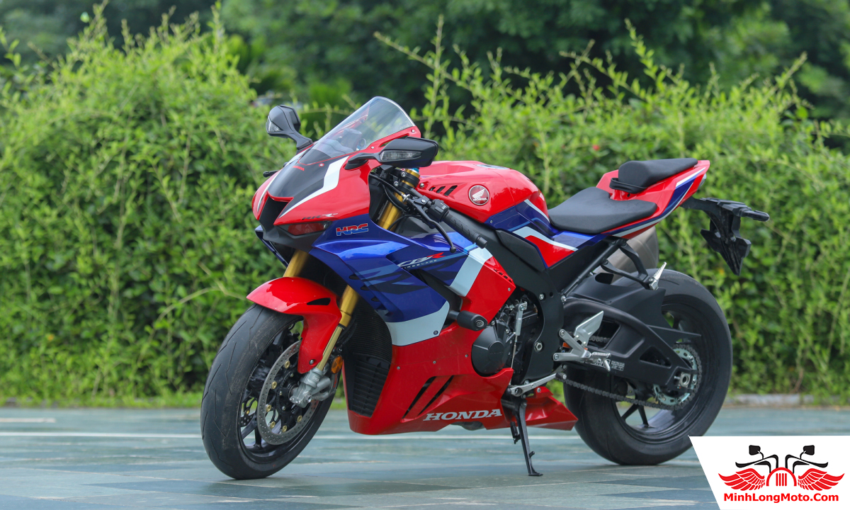 Góc cạnh CBR1000RRR