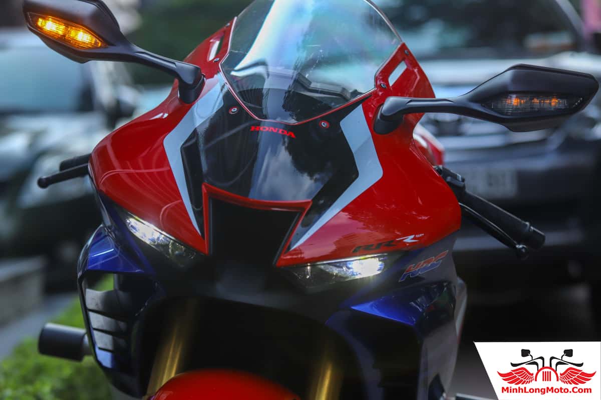 CBR1000RR-R đèn hậu