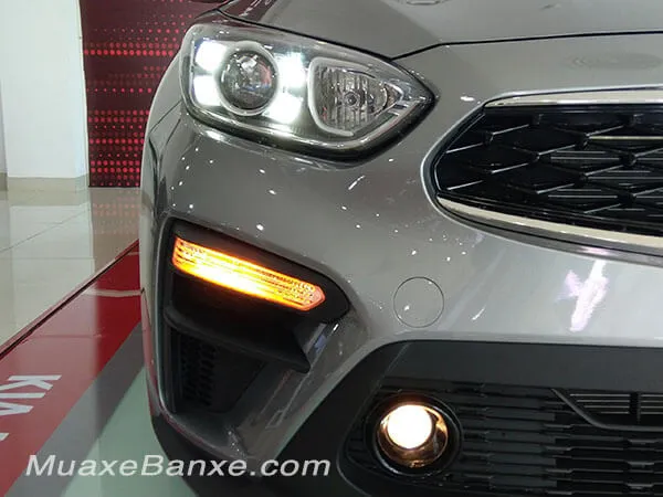 den-xe-kia-cerato-16mt-2019-so-san-muaxebanxe-com