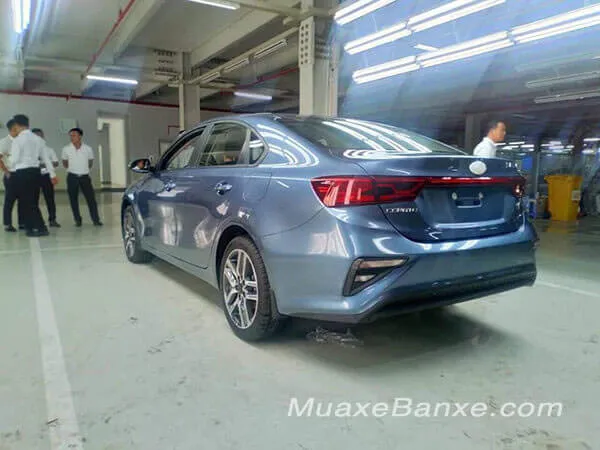 duoi-xe-kia-cerato-2019-so-san-mt-muaxebanxe-com-1