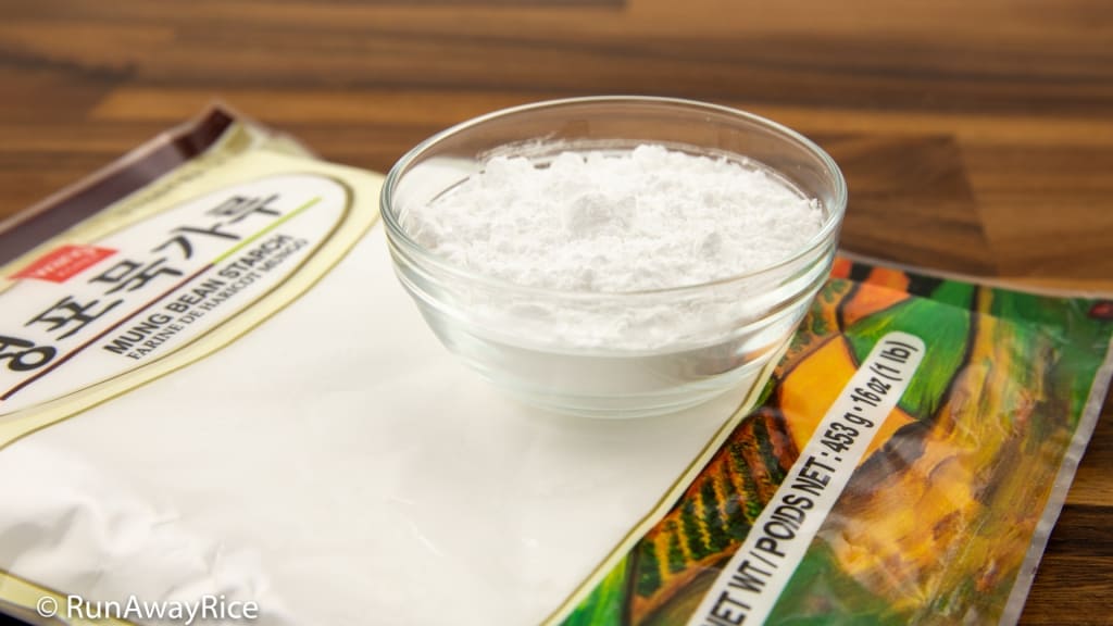 Pandan Jelly Dessert (Che Banh Lot) - RSVP Potato Ricer | recipe from runawayrice.com