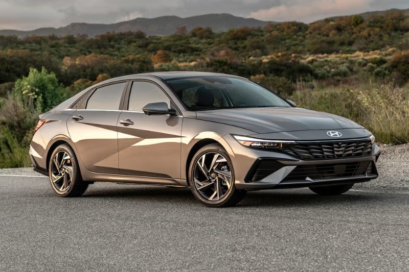 Hyundai Elantra được ưa chuộng tại Việt Nam nhờ thiết kế trẻ trung