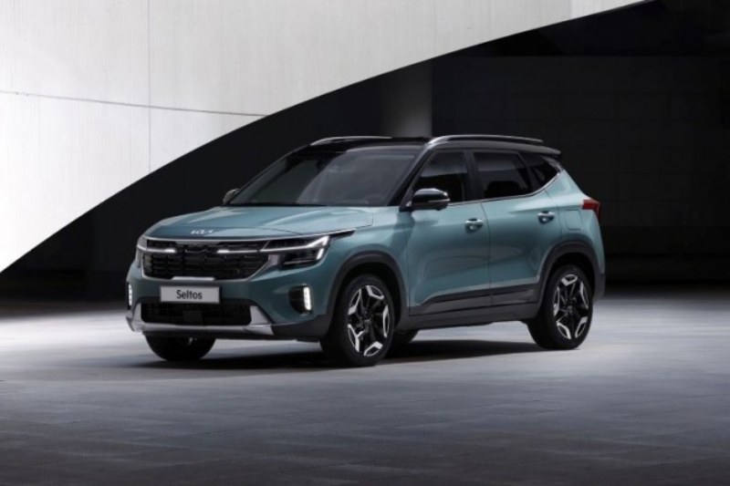 Kia Seltos sở hữu ngoại hình trẻ trung và thể thao với lưới tản nhiệt mũi hổ đặc trưng