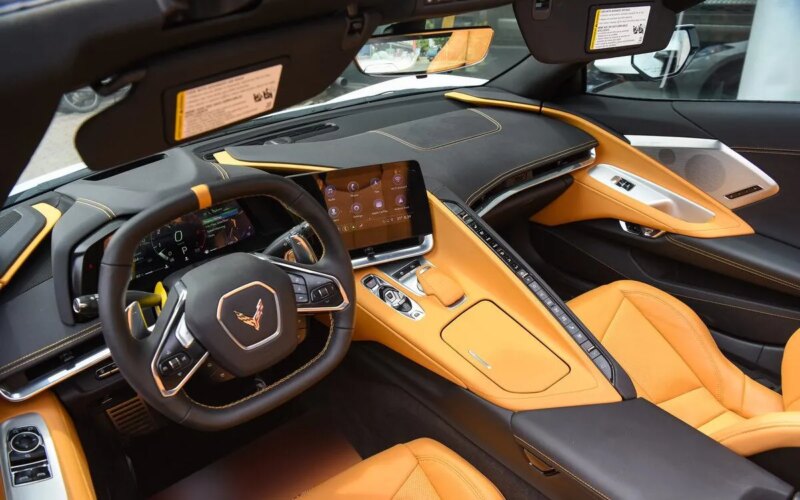 Chi tiết “Siêu xe giá rẻ” Chevrolet Corvette C8 giá 7 tỷ đồng