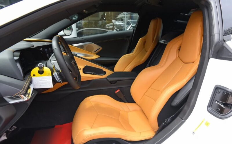 Chi tiết “Siêu xe giá rẻ” Chevrolet Corvette C8 giá 7 tỷ đồng