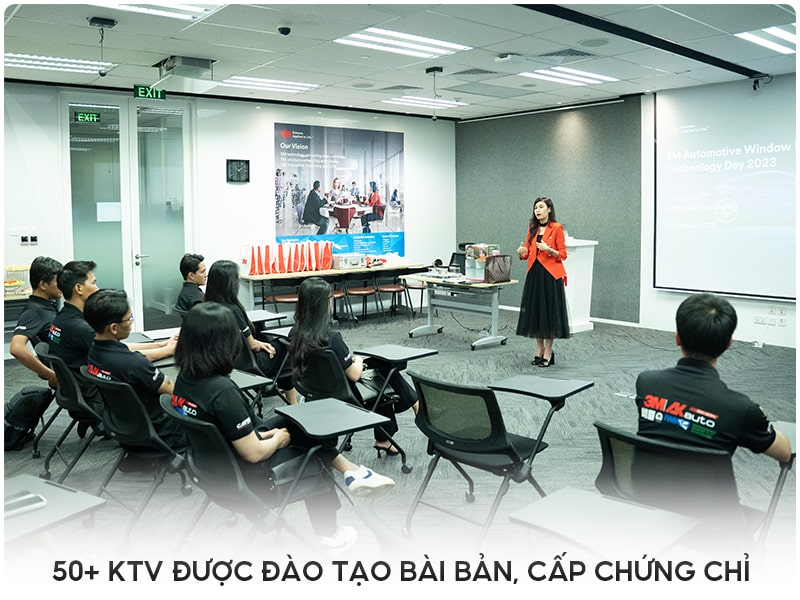 Hơn 50 KTV tại AKauto được đào tạo từ các chuyên gia 3M