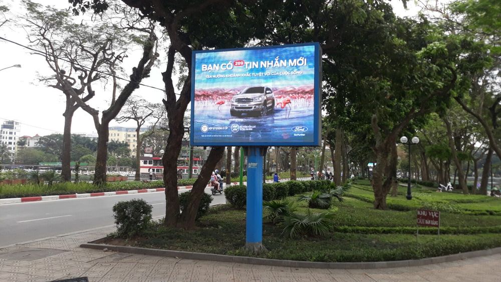 màn hình Led quảng cáo trên đường Thanh Niên