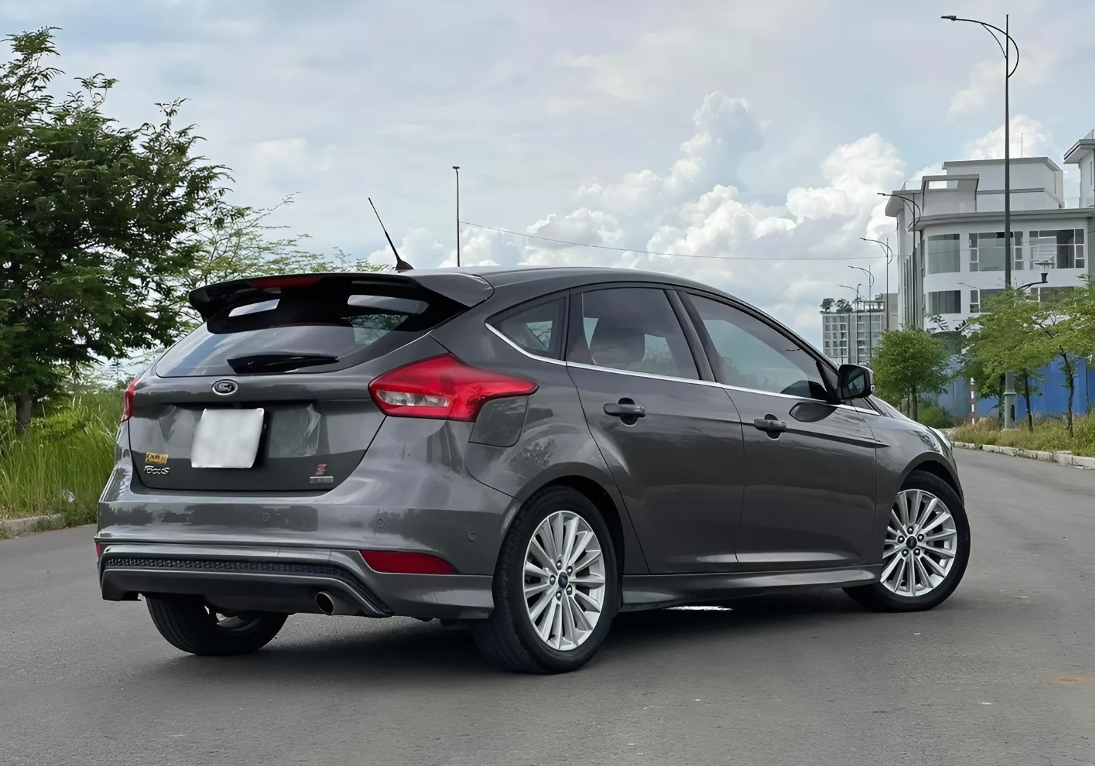 ford focus 1.jpeg