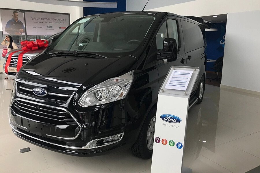 Ford Tourneo Trend (Máy xăng) - Hình 3