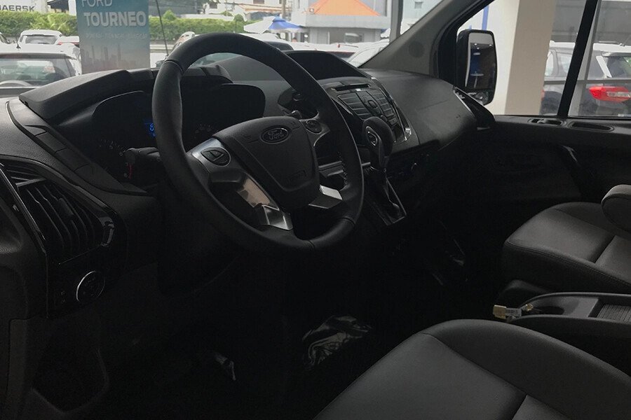 Ford Tourneo Trend (Máy xăng) - Hình 21