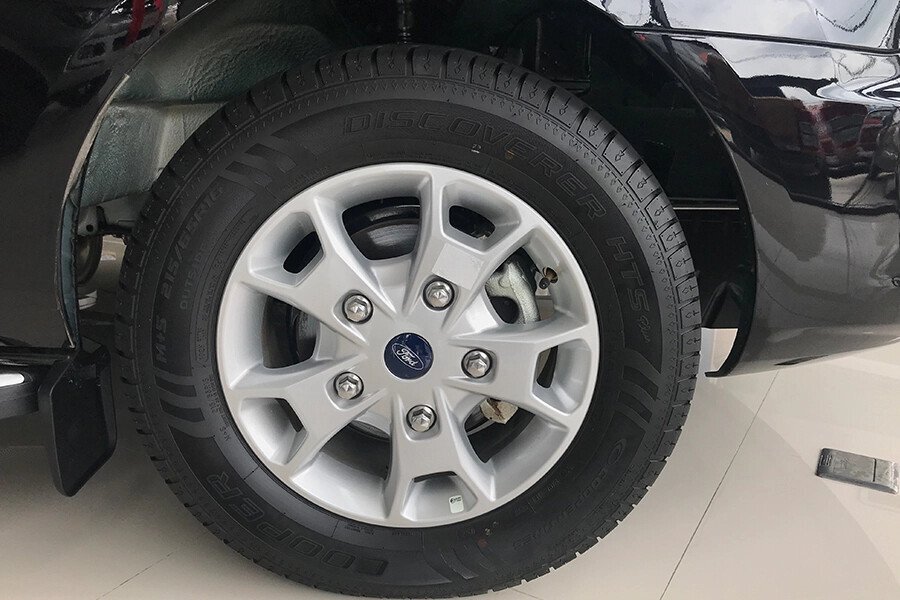 Ford Tourneo Trend (Máy xăng) - Hình 11
