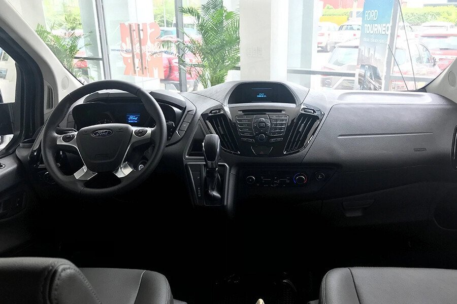 Ford Tourneo Trend (Máy xăng) - Hình 15