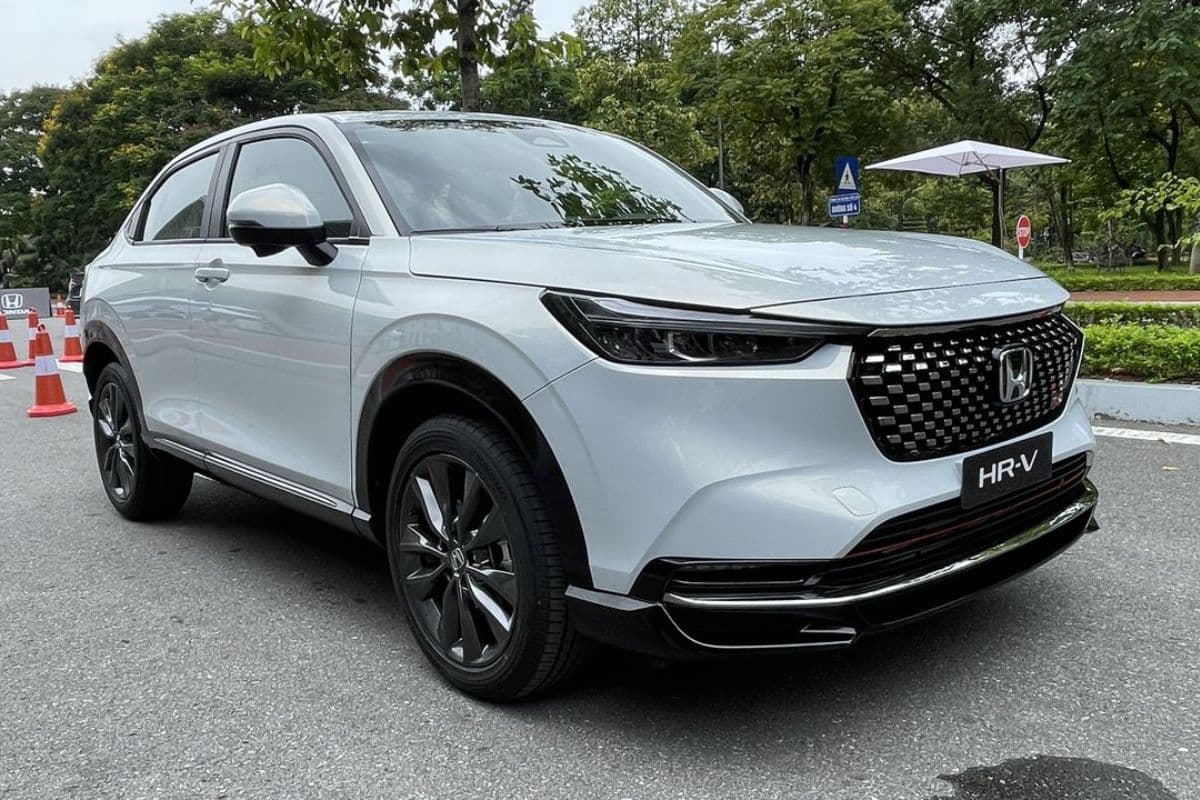 Honda HRV 2022 được đánh giá là có mức giá khá cao so với các mẫu xe có cùng phân khúc. (Ảnh: Sưu tầm Internet)