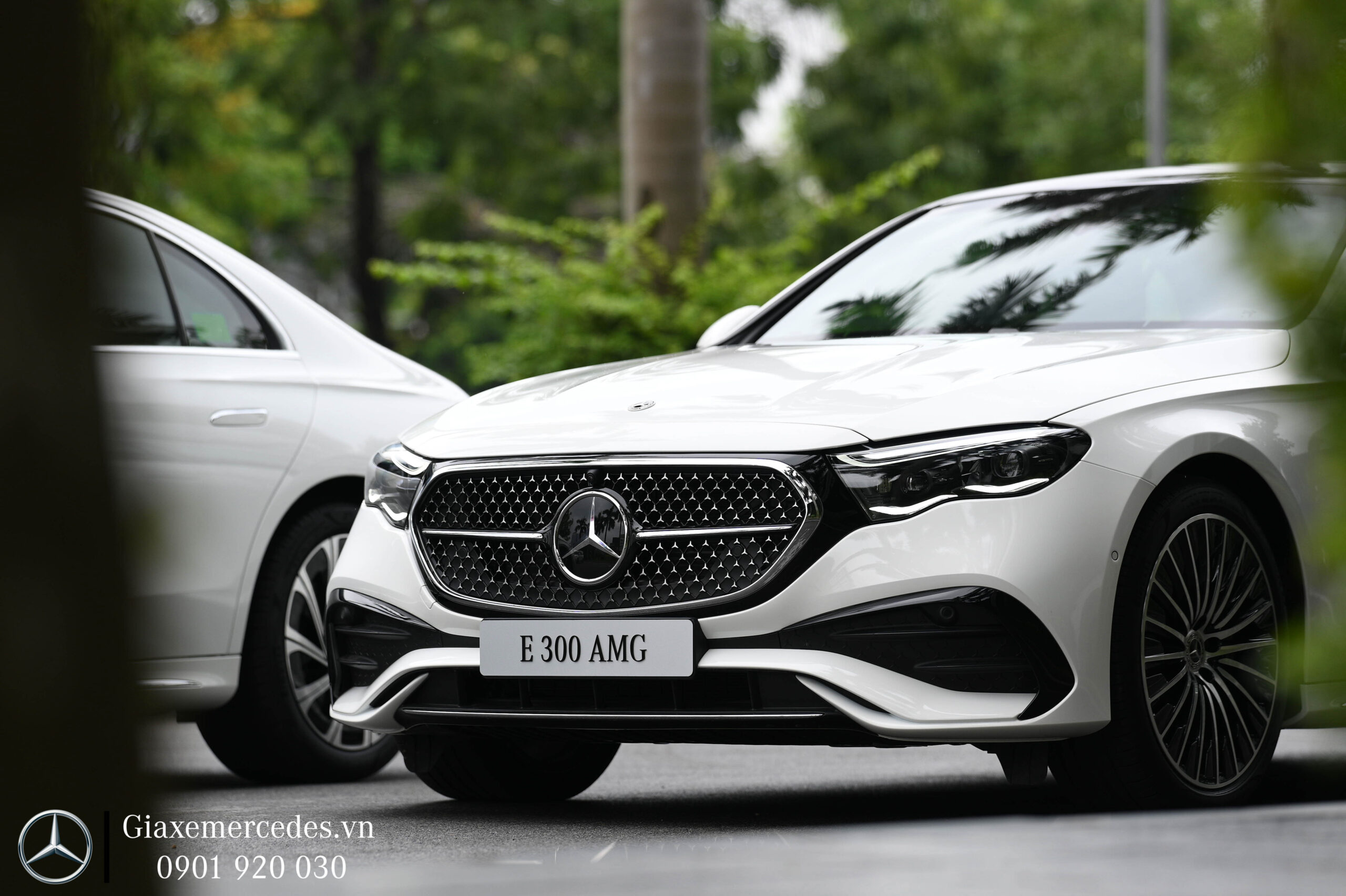 Tổng quan về Mercedes E300 AMG All New