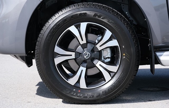 Mazda-BT-50-2021-hong-xe