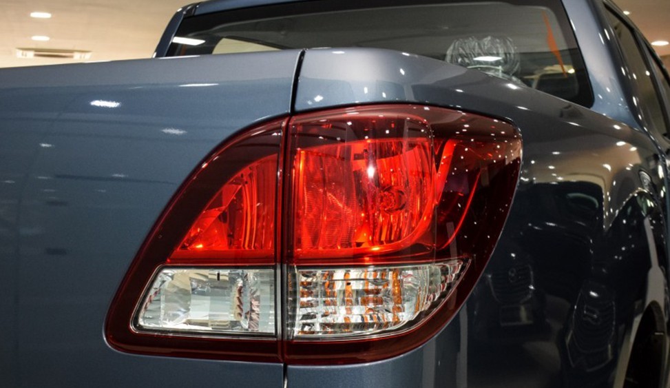 Giá xe Mazda BT-50 3.2 Premium AT