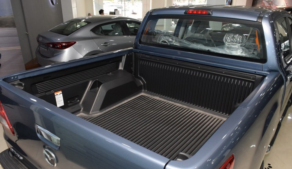 Giá xe Mazda BT-50 3.2 Premium AT