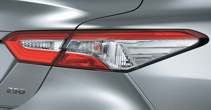 Cụm đèn sau xe Toyota Camry 2023