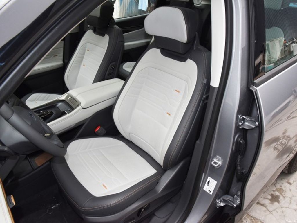 Ford Edge L 2023 chính thức được chốt giá từ 788 triệu VNĐ