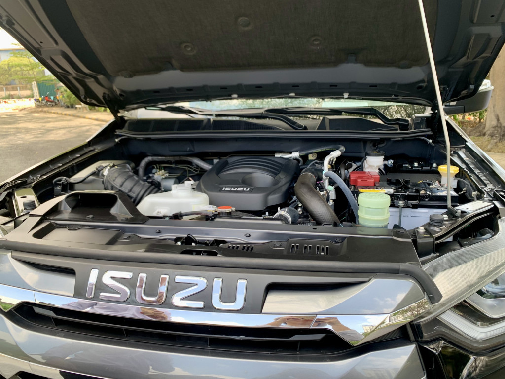 Động cơ xe isuzu mux premium
