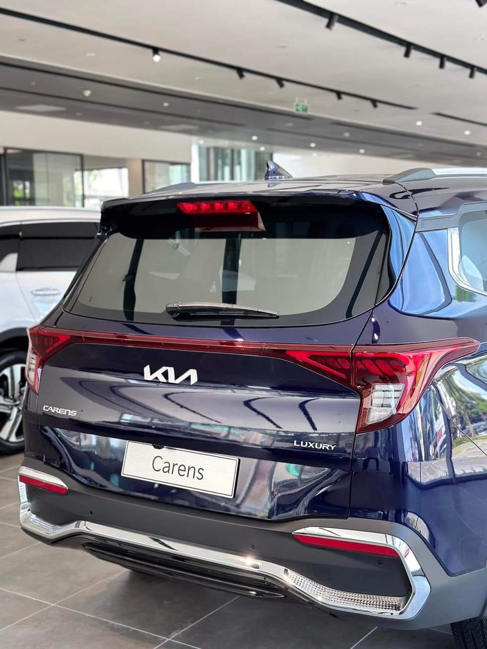 cản sau Kia carens