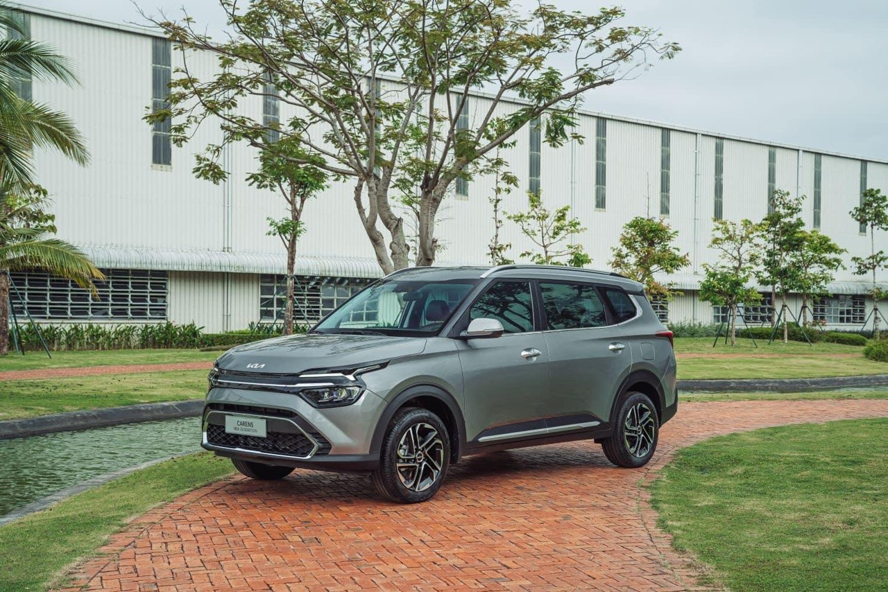 kia carens màu xanh tím d9b