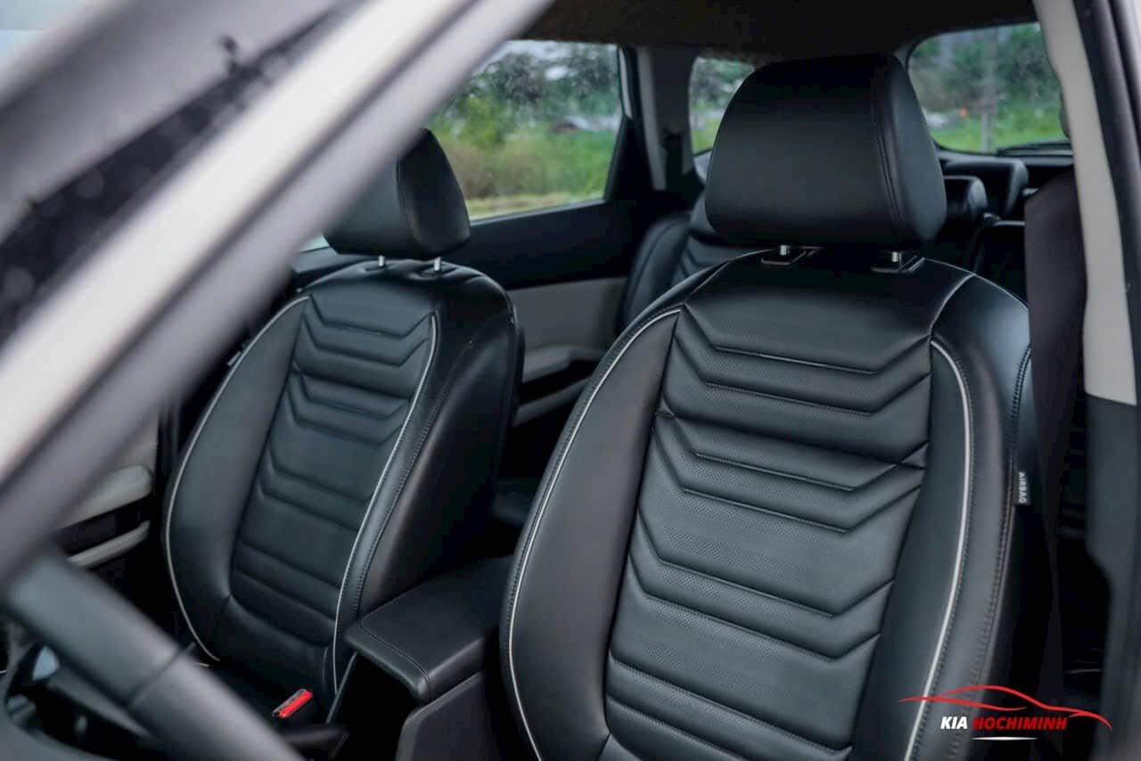 kia carens ghế lái