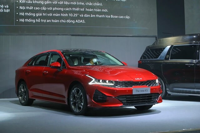 Kia-Carens-ra-mat-tai-Viet-Nam