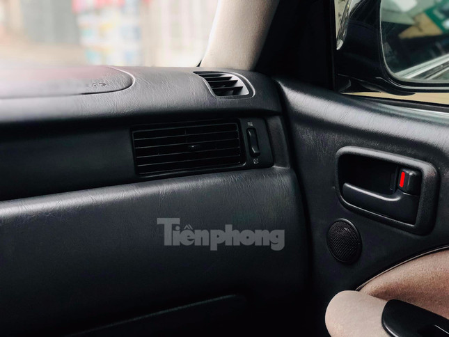 Toyota Crown đời 1998 rao bán giá 1,5 tỷ đồng ở Hà Nội ảnh 4