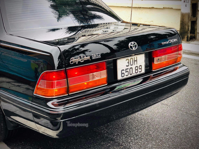 Toyota Crown đời 1998 rao bán giá 1,5 tỷ đồng ở Hà Nội ảnh 6