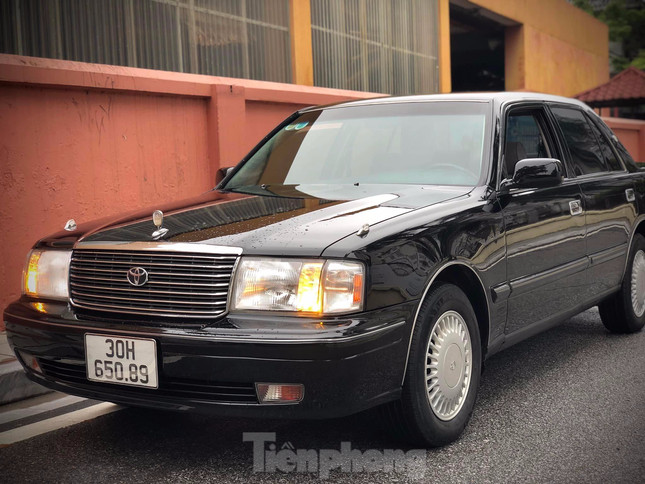 Toyota Crown đời 1998 rao bán giá 1,5 tỷ đồng ở Hà Nội ảnh 8