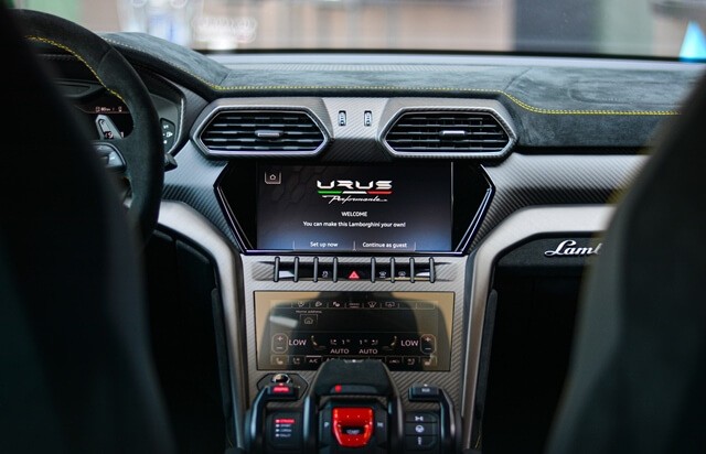 Lamborghini-Urus-Performante-nut-chuc-nang
