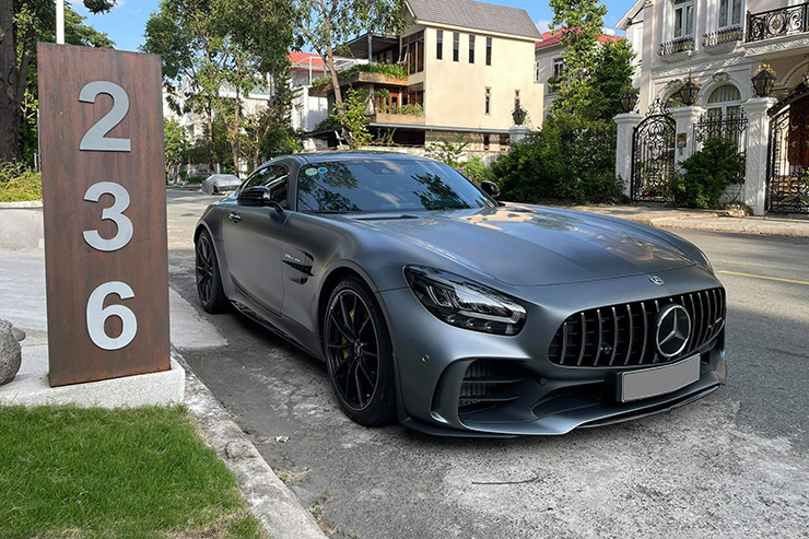 Chiếc Mercedes-AMG GT R từng thuộc sở hữu của Cường Đô-la và sau đó về tay ông Đặng Lê Nguyên Vũ